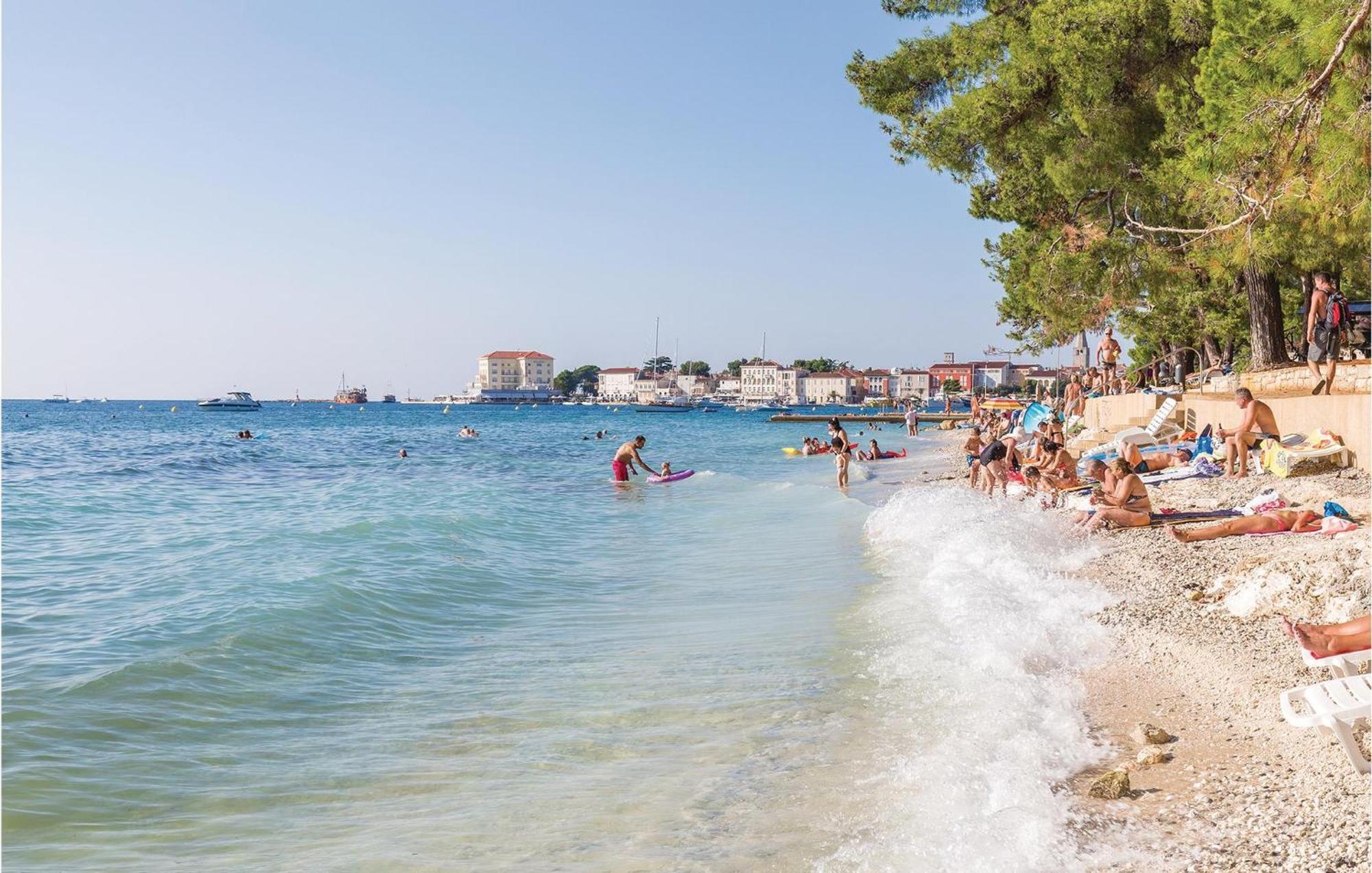 Beautiful Apartment In Porec With Kitchen Apartment *